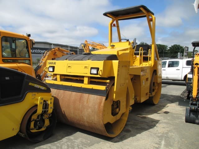 Sakai SW750 Tandem Roller - photo 2