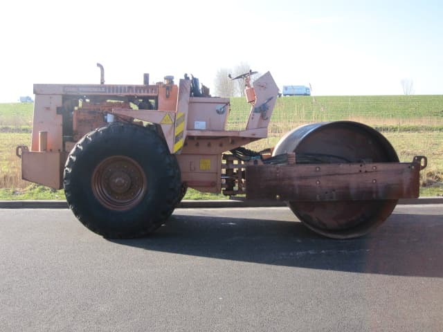 CASE VIBROMAX W1102D Year: 1991 Single Drum Compactor - photo 2