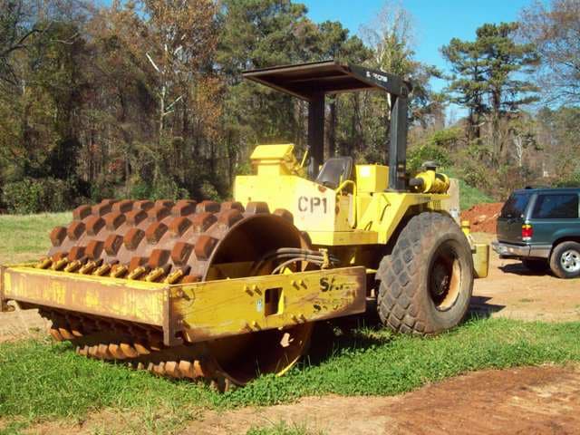 Sakai SV500 Year: 1996 Single Drum Compactor 1996 - Sold at MOLAI EQUIPMENT