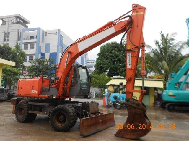 Hitachi ZX130 Wheel Excavator - photo 5