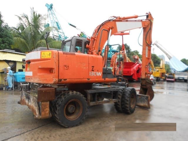Hitachi ZX130 Wheel Excavator - photo 3