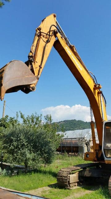 Fiat Hitachi FH200LC Crawler Excavator - photo 2