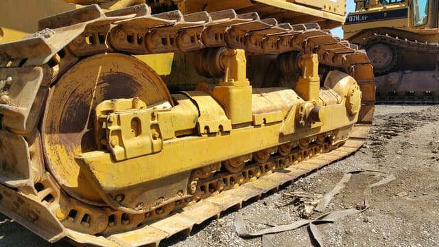 CAT D7G Bulldozer with Standard Blade - photo 3