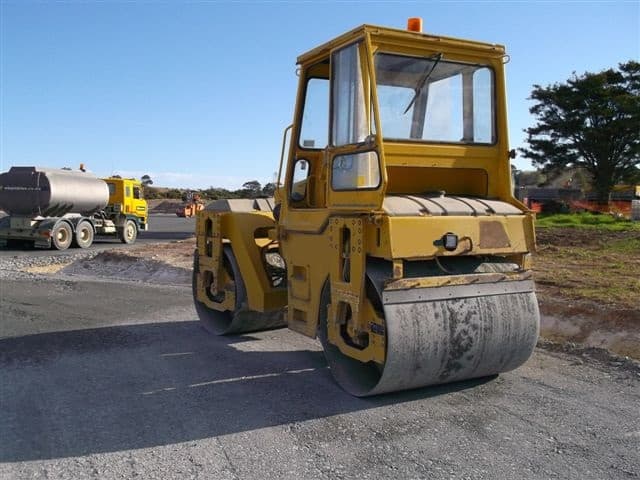 Sakai SW70C Tandem Roller - photo 3