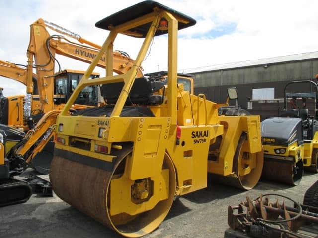 Sakai SW750 Tandem Roller - photo 3