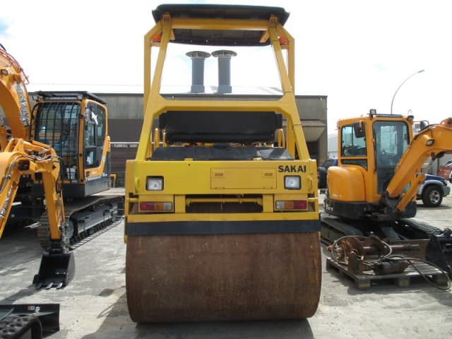 Sakai SW750 Tandem Roller - photo 4