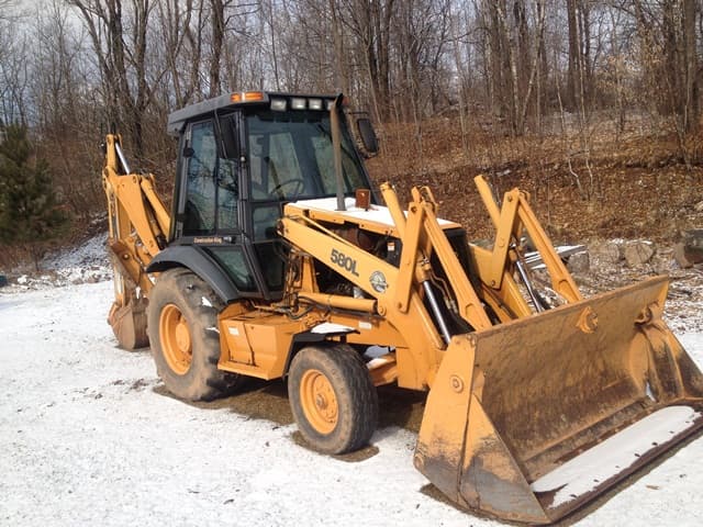 CASE 580L Year: 1997 Backhoe 1997 - Sold at MOLAI EQUIPMENT