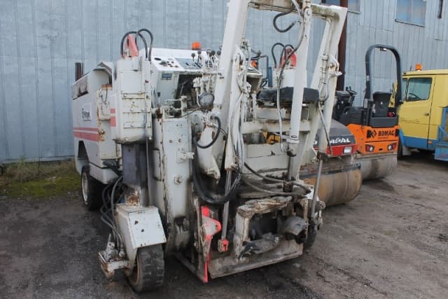 Wirtgen SF1000C Year: 1987 Cold Planner/Milling Machine - photo 3