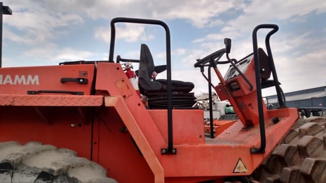 Hamm 2422 PadFoot Single Drum Compactor - photo 3
