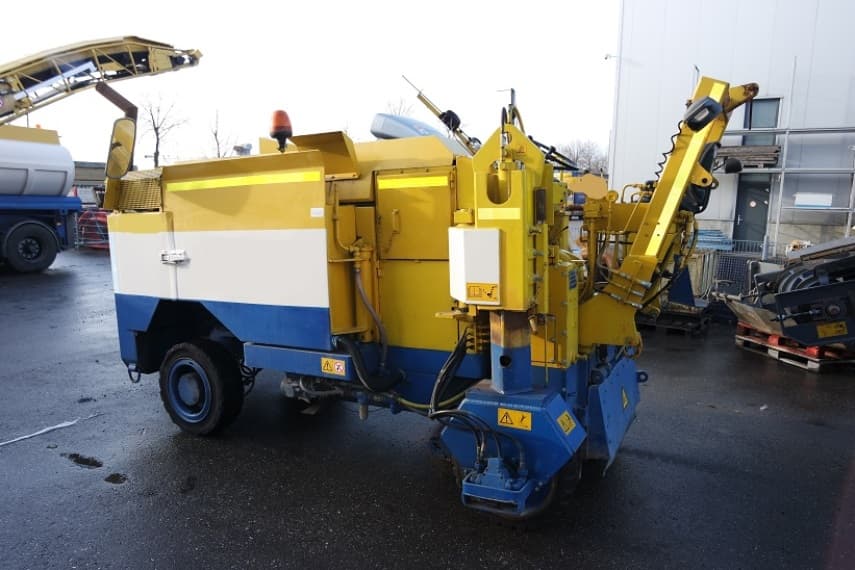 Wirtgen SF1000C Cold Planner/Milling Machine Year: 1989 1989 - Sold at MOLAI EQUIPMENT