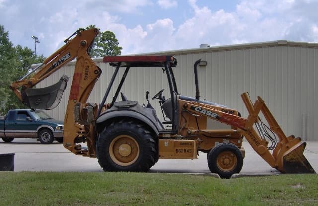 CASE 580M Year: 2006 Backhoe 4x4 2006 - Sold at MOLAI EQUIPMENT