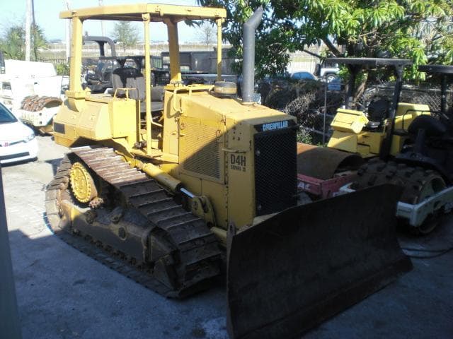 CAT D4H-II Year: 1995 Bulldozer 1995 - Sold at MOLAI EQUIPMENT