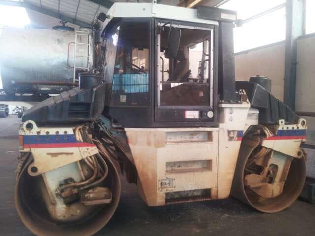 CAT CB544 Year: 2000 Tandem Roller - photo 2