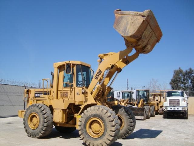 CAT 950B Year: 1988 Wheel Loader - Excellent Condition !! 1988 - Sold at MOLAI EQUIPMENT