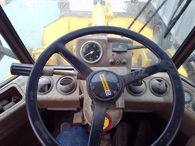 CAT 926E Year: 1990 Wheel Loader - photo 2