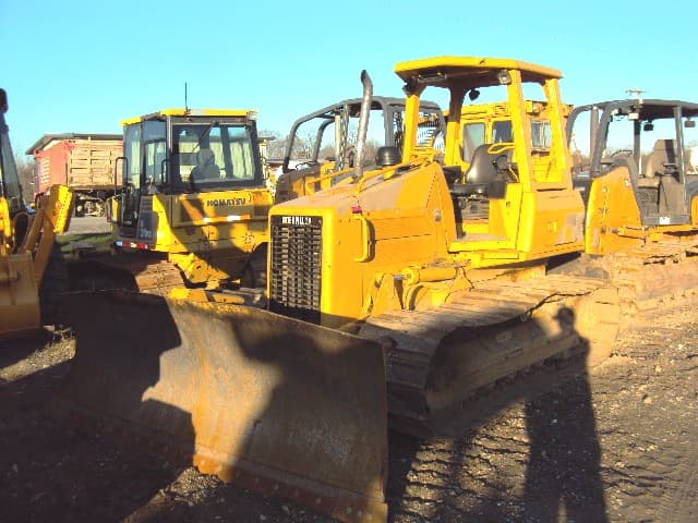 CAT D5G-LGP Year: 2003 Bulldozer 2005 - Sold at MOLAI EQUIPMENT