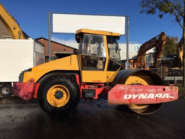 Dynapac CA302D Year: 1998 Single Drum Compactor with CAB - photo 3