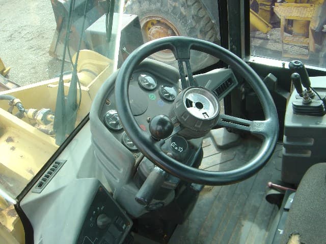 CAT 938G Year: 1998  Wheel Loader - photo 6