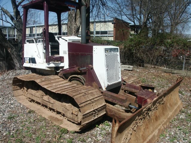 CAT D3C-LGP Year: 1993 Bulldozer 1993 - Sold at MOLAI EQUIPMENT