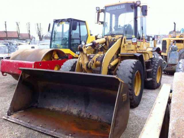 CAT 924F Year: 1997 Wheel Loader 1997 - Sold at MOLAI EQUIPMENT