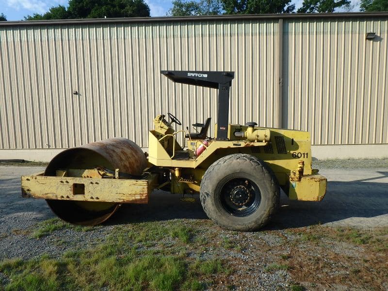 Sakai SV500D Single Drum Compactor Year: 1997 1997 - For Sale at MOLAI EQUIPMENT