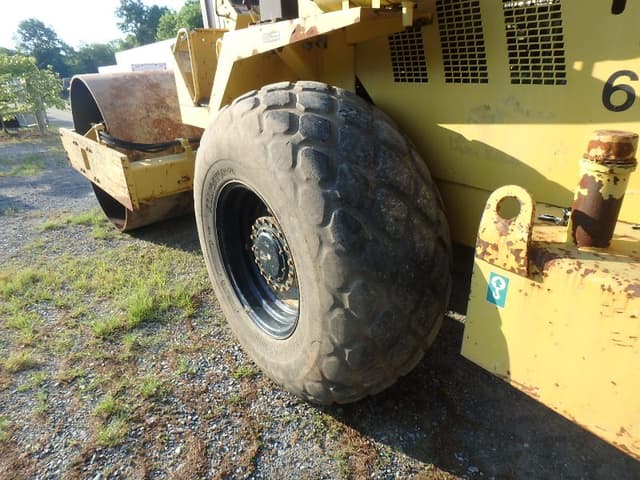Sakai SV500D Single Drum Compactor Year: 1997 - photo 10