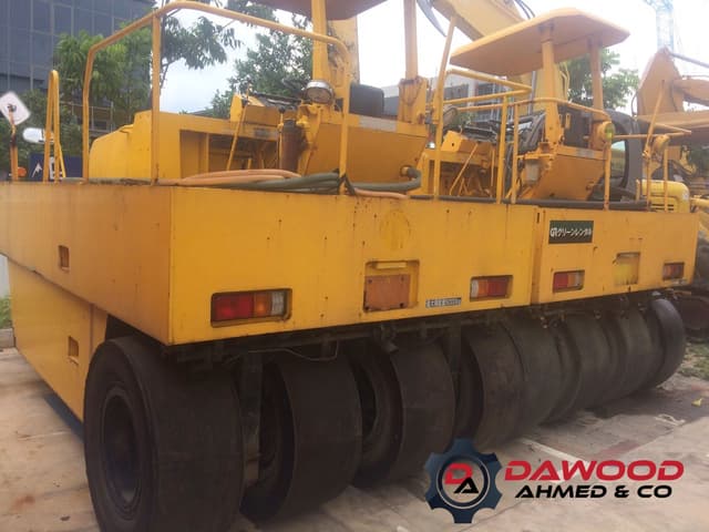 Sakai T2 Pneumatic Tire Roller - photo 4