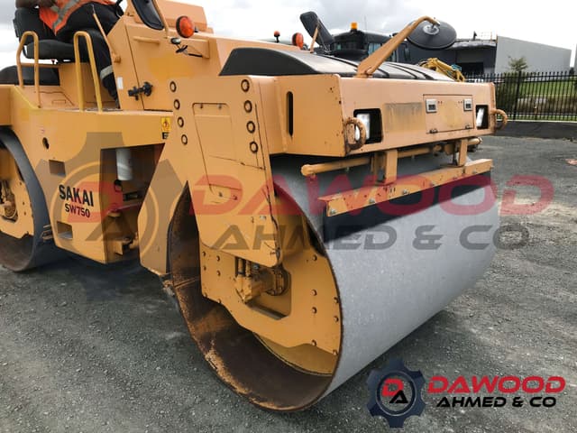 Sakai SW750 Tandem Roller - photo 3