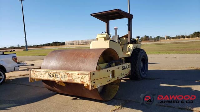Used Sakai SV500D Vibration Roller - photo 2