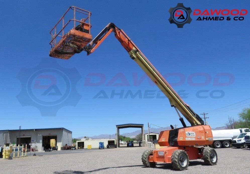 JLG 660SJ Boom Lift Year: 2012 S/no: 030016074 2012 - Sold at MOLAI EQUIPMENT