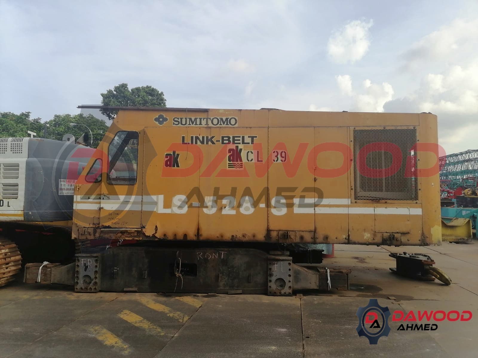 Link Belt LS528S Crawler Crane, Capacity: 150 tons - Sold at MOLAI EQUIPMENT