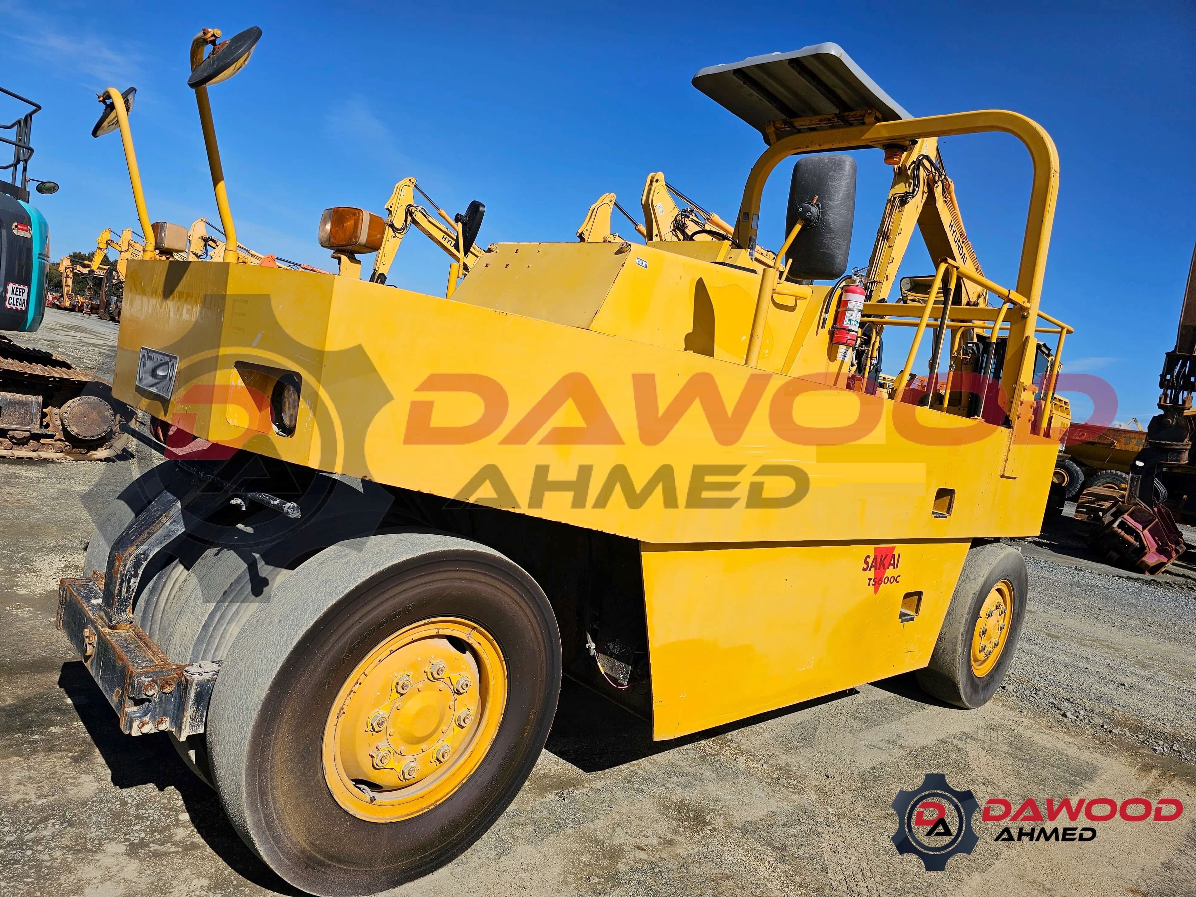 Sakai T600C Pneumatic Tire Roller Unit 1 1995UP - For Sale at MOLAI EQUIPMENT