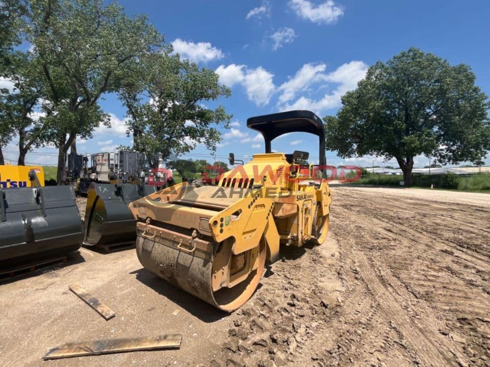 Sakai SW652-1 Year: 2009 Tandem Roller 2009 - Sold at MOLAI EQUIPMENT