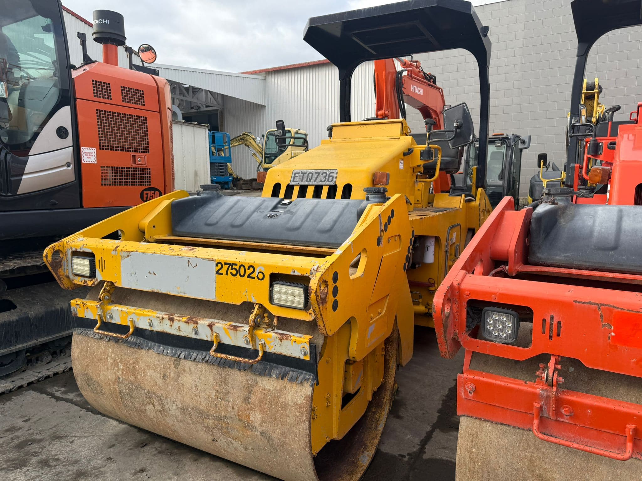 Sakai SW652 Tandem Roller Year: 2009 2009 - Sold at MOLAI EQUIPMENT