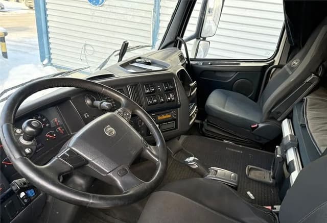 2012 Volvo FH500 - photo 11