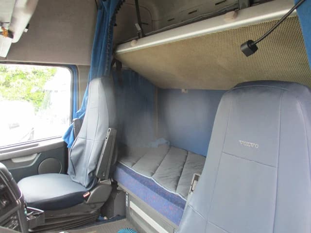 2003 Volvo FH12.460 - photo 3