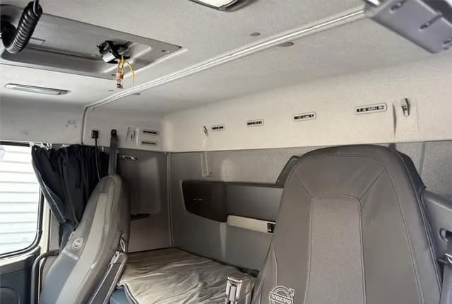 2012 Volvo FH500 - photo 10