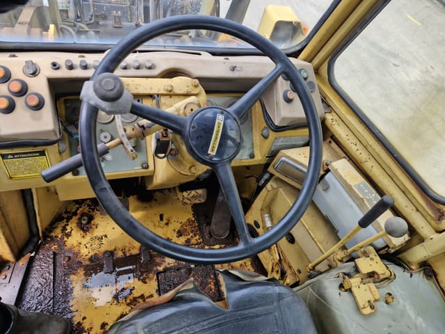 1990 Caterpillar IT12 - photo 12