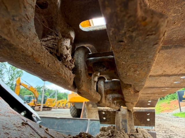 1997 Komatsu PC60-7 Excavator - photo 18