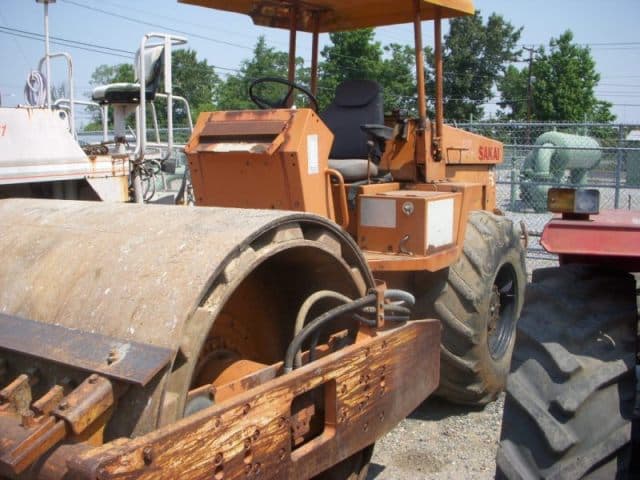 Sakai SV70T Single Drum Compactor - photo 4