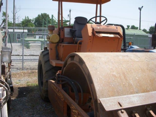 Sakai SV70T Single Drum Compactor - photo 5