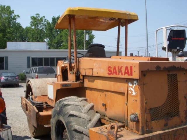 Sakai SV70T Single Drum Compactor - photo 3