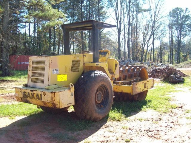 Sakai SV500 Year: 1996 Single Drum Compactor - photo 5