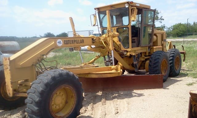 CAT 140G Motor Grader with Rear Ripper - photo 2