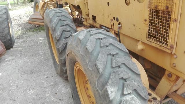 CAT 140G Motor Grader with Ripper and Push Block Year: 1994 - photo 5