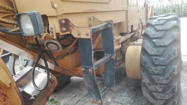 CAT 140G Motor Grader with Ripper and Push Block Year: 1994 - photo 4
