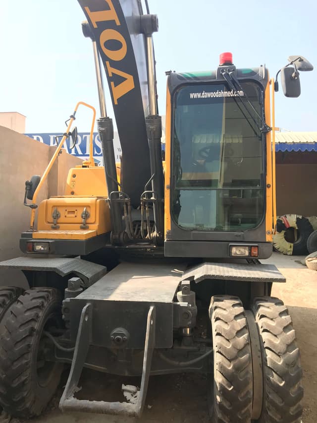 Volvo E145BW Wheeled Excavator Year 2006 - photo 4