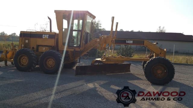 CAT 140H Motor Grader Year: 1997 - photo 5
