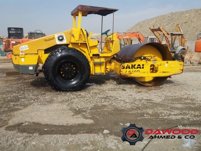 SAKAI SV510D Single Drum Compactor, Year: 2006, 6 Cylinder Isuzu Engine - photo 4
