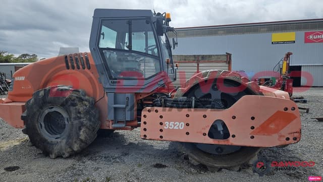 Used Hamm 3520P Pad-foot Vibration Roller - photo 8